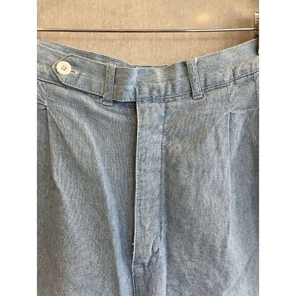 Vintage Womens GAP Pleated High Rise Shorts Blue, Chambray, Denim Size 11-12 - Picture 2 of 7